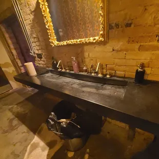 sushi and sashimi, interior