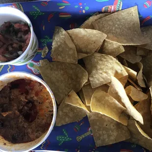 chorizo cheese nachos w pico