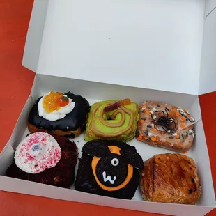 Inside of the box: Halloween 2022 Flight