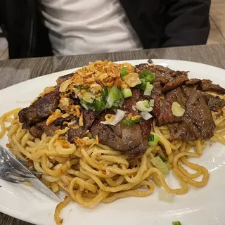 58. Garlic Noodle with BBQ Beef