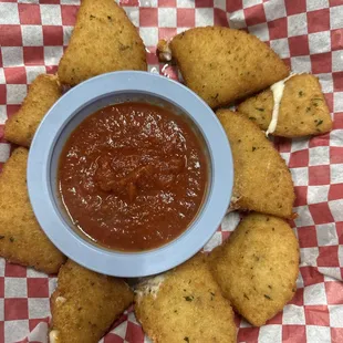 Fried mozzarella with marinara