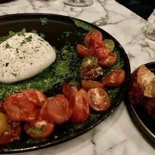 Pesto Tomato Burrata