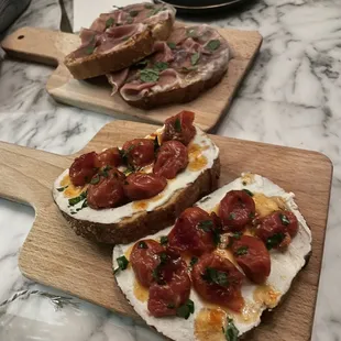 Crostinis