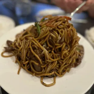 Beef lo mein