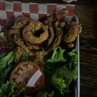 Spicy onion rings