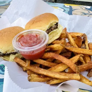 Sliders and fries basket