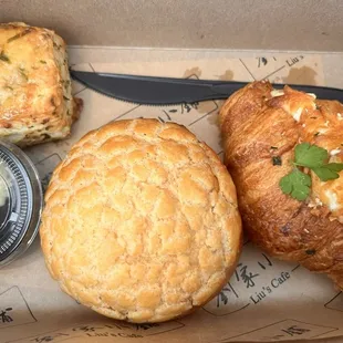 Garlic Cream Cheese Croissant