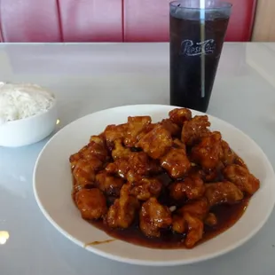 General Tso&apos;s chicken at Liu&apos;s Garden in Louisville, KY.