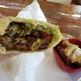 Brisket gordita and their signature bread pudding!  YUMMY!!