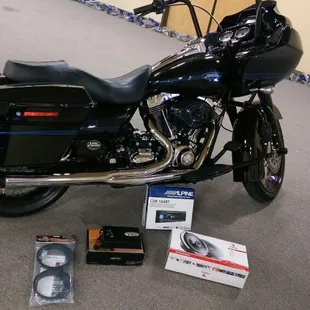 2010 road glide arc amp, focal speakers, alpine stereo
