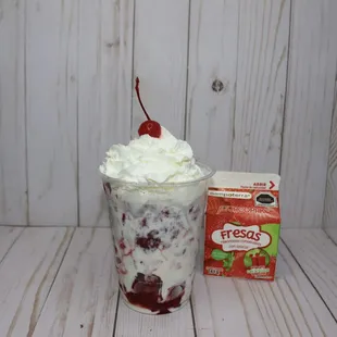 Frozen strawberries &amp; cream

Fresas con crema conjeladas