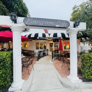 the entrance to the restaurant