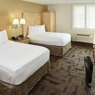 LivINN Maplewood Guest Room