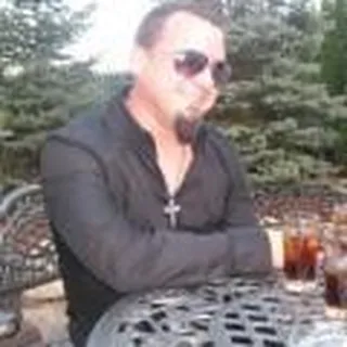 Lenny R.