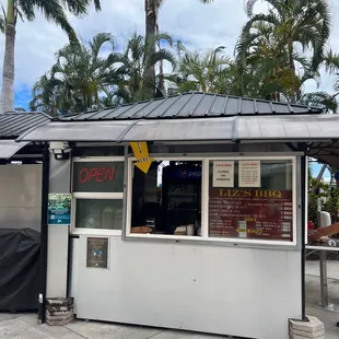 the outside of the restaurant