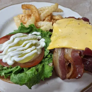 Double bacon burger fully dressed for a night out (in my belly)