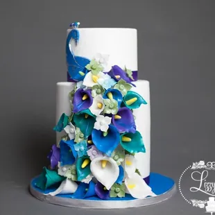 Peacock wedding cake