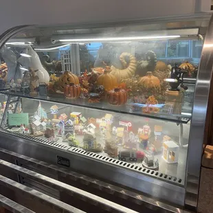 Different knickknacks