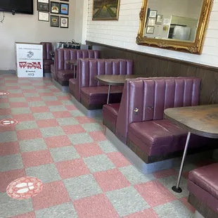 Only booth seating at right side.
