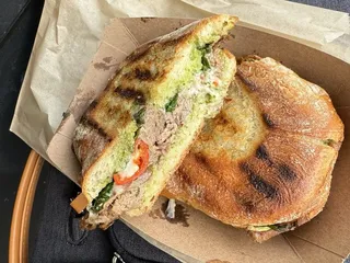 Avedano's Holly Park Market