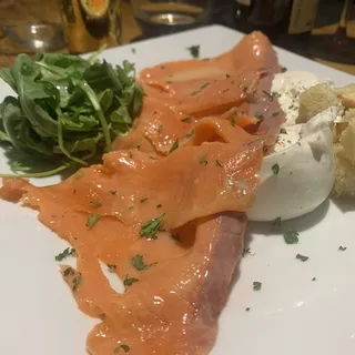 Salmone alla griglia con erbe liguri*