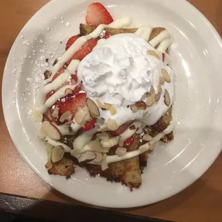 Strawberry Almond Cheesecake Crepes