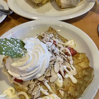 Strawberry Almond Cheesecake Crepes