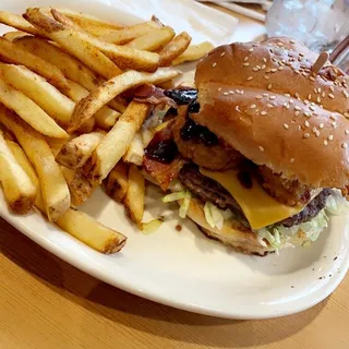 Crunchy BBQ Cheeseburger