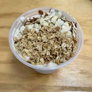 Protein bowl: oatmeal cookie w/ granola + almonds