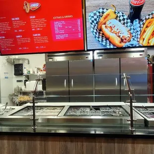 the inside of a fast food restaurant