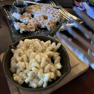 Smoked Gouda Mac and Cheese