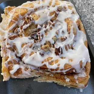 Pecan cinnamon roll