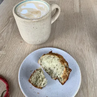 black pepper biscuit and sweet spring latte with whole milk