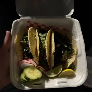 Tres tacos de carne asada