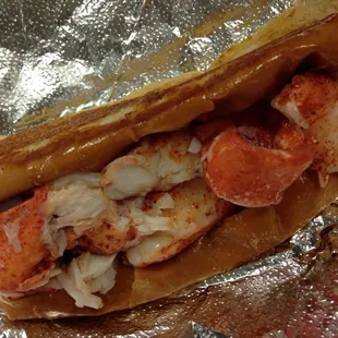 Lobster Roll w/ Butter ($13)