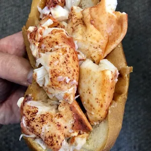Lobster roll, butter, extra meat