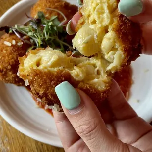 mac and cheese balls