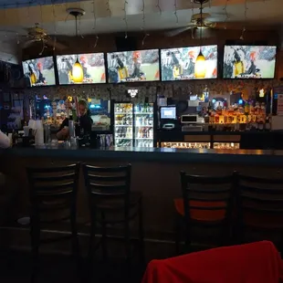 Huge bar and awesome bartender.