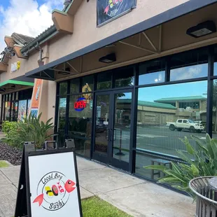 the outside of a restaurant