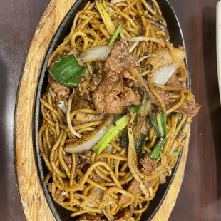 SS10. Sizzling Black Pepper Beef Stir Fried Spaghetti