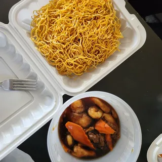 M5. Seafood Pan Fried Noodle