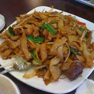 M11. Beef Chow Fun