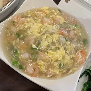 M13. Egg Drop Sauce & Shrimps Chow Fun
