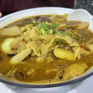 N2. Assorted Beef Organs Noodles Soup