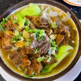 N4. Beef Stew Flat Rice Noodle Soup
