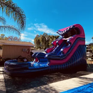18ft  wave Waterslide