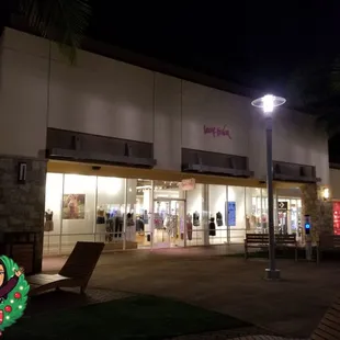 Bigger spot where Banana Republic was