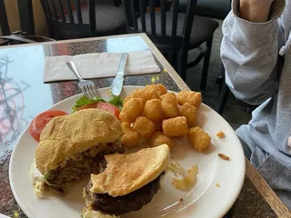 The 75th Street Inn