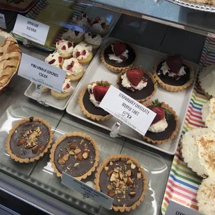 food, dessert, cupcakes