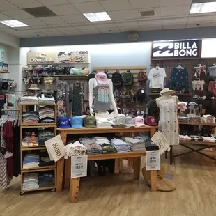 Women&apos;s clothing